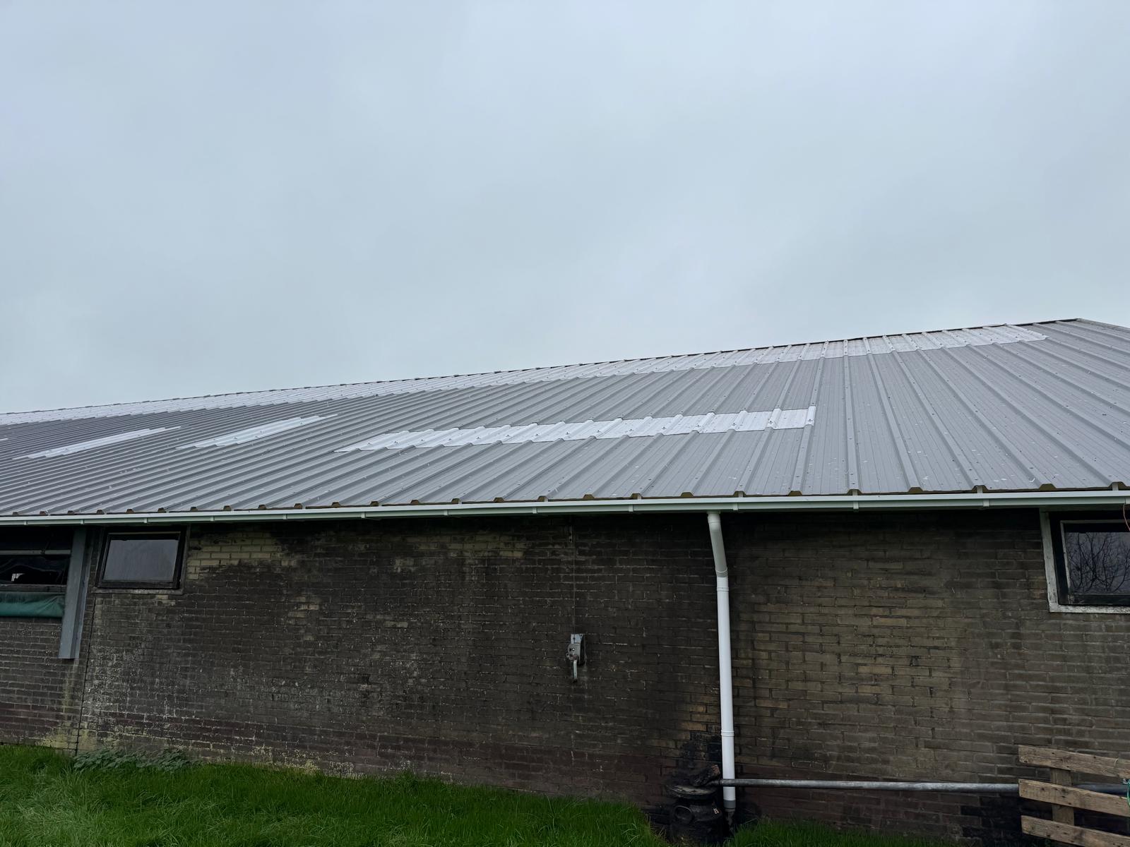 Asbestsanering en plaatsing sandwichpanelen