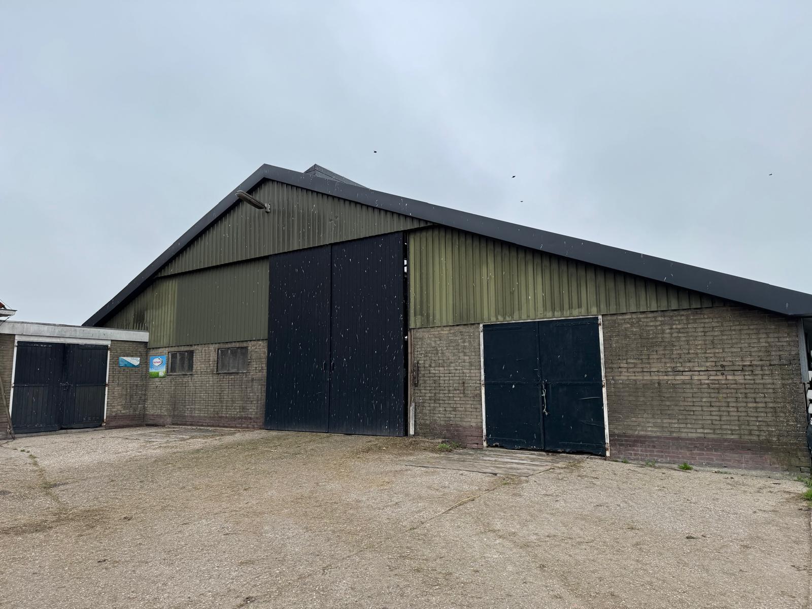 Asbestsanering en plaatsing sandwichpanelen