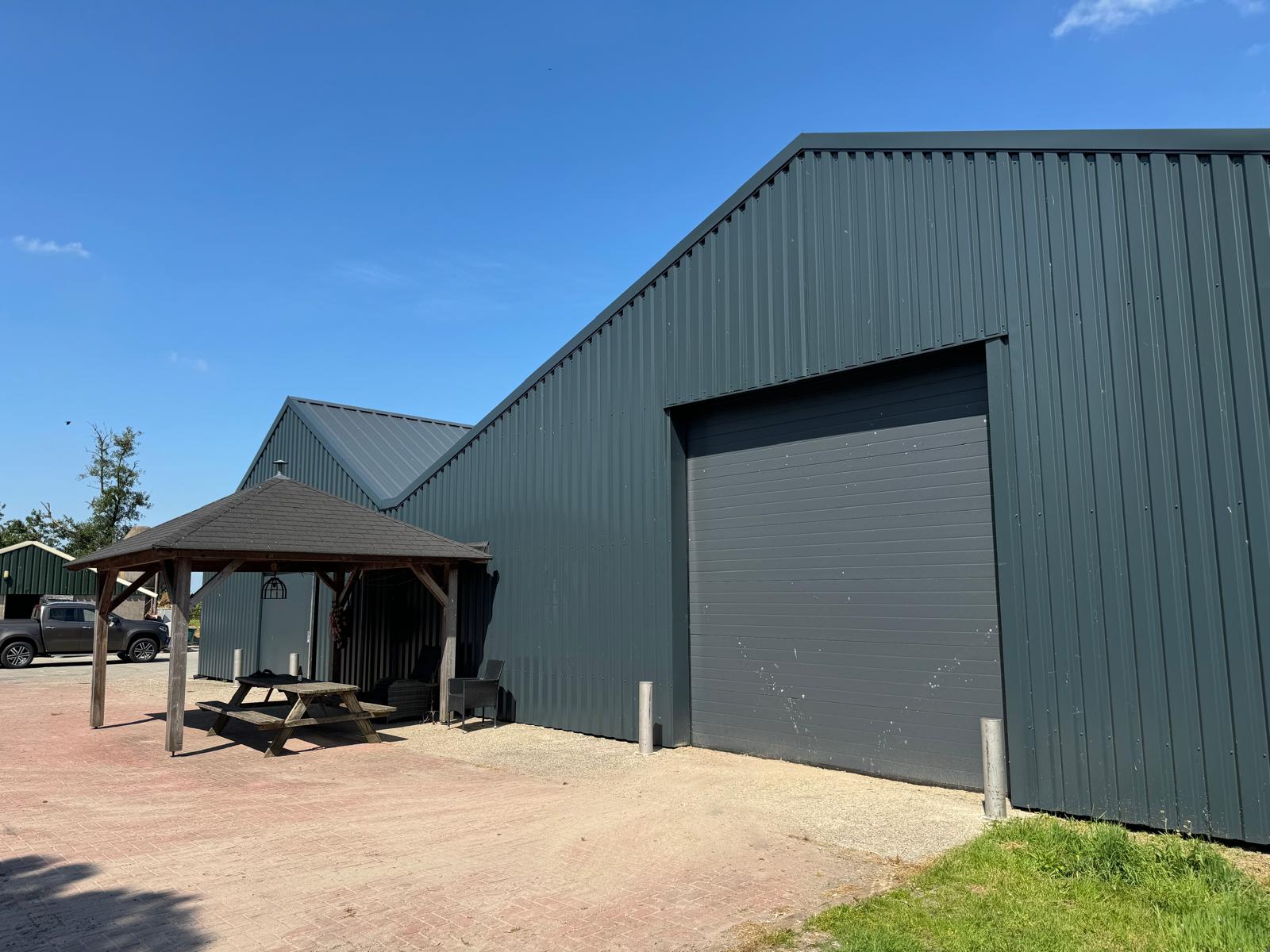 Renovatie paarden manege