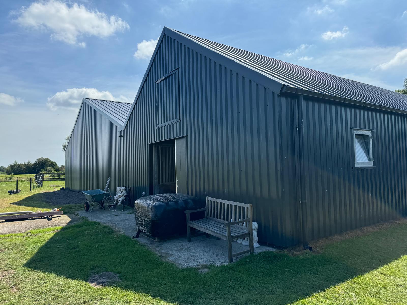 Renovatie paarden manege